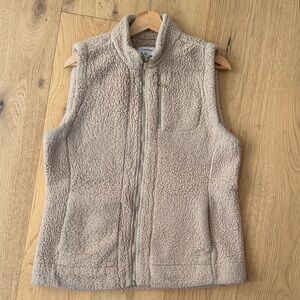 Calvin Klein Tan Sherpa Vest size L cozy and warm
